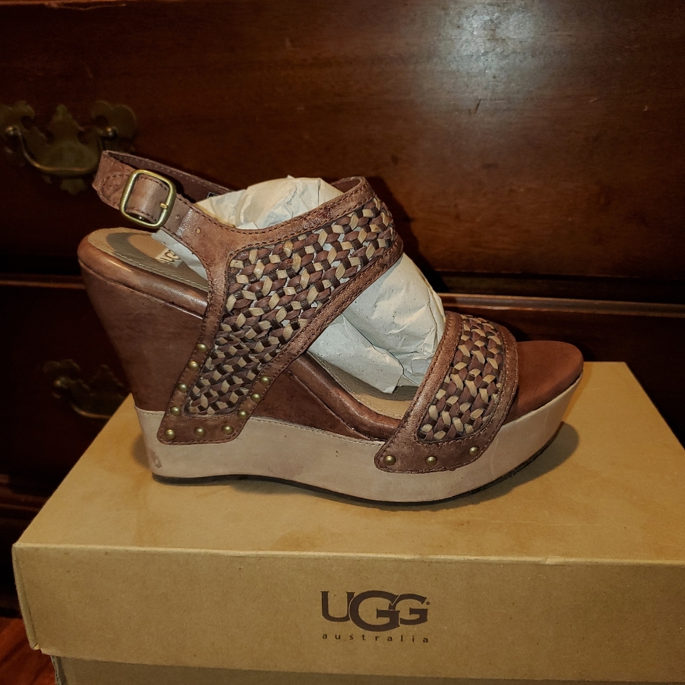 Ugg Assia Woven wedge sandals